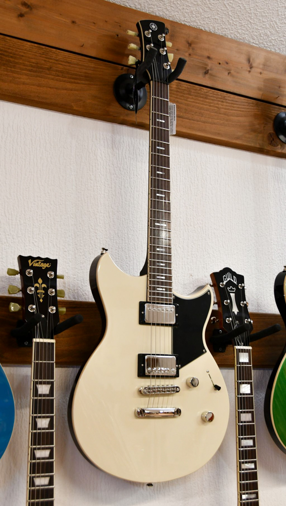 Yamaha RSS20 VW Revstar Standard Vintage White E-Gitarre