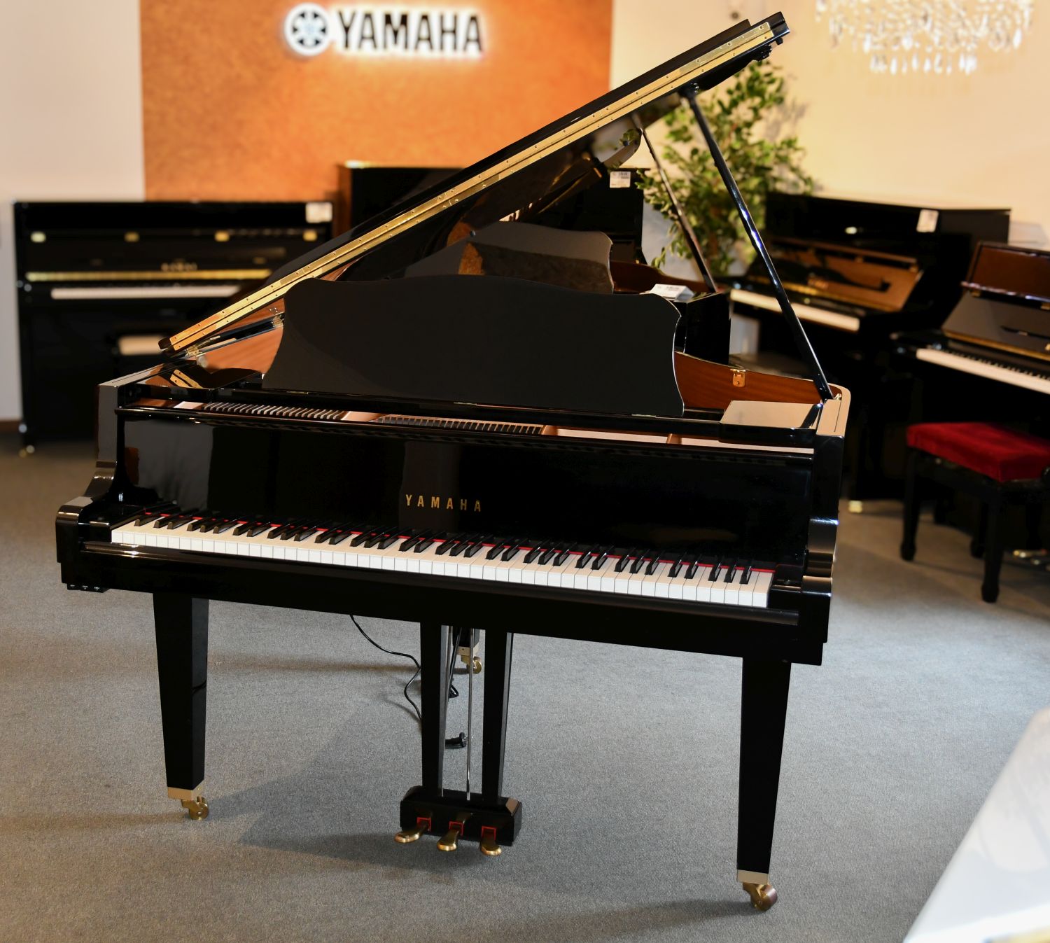 YAMAHA GH1 Flügel, schwarz poliert, gebraucht, inkl. Life Save Klimasystem