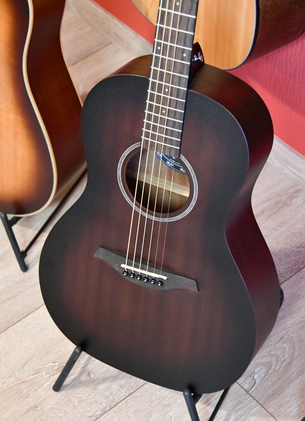 VINTAGE Acoustic V880WK Parlor Westerngitarre
