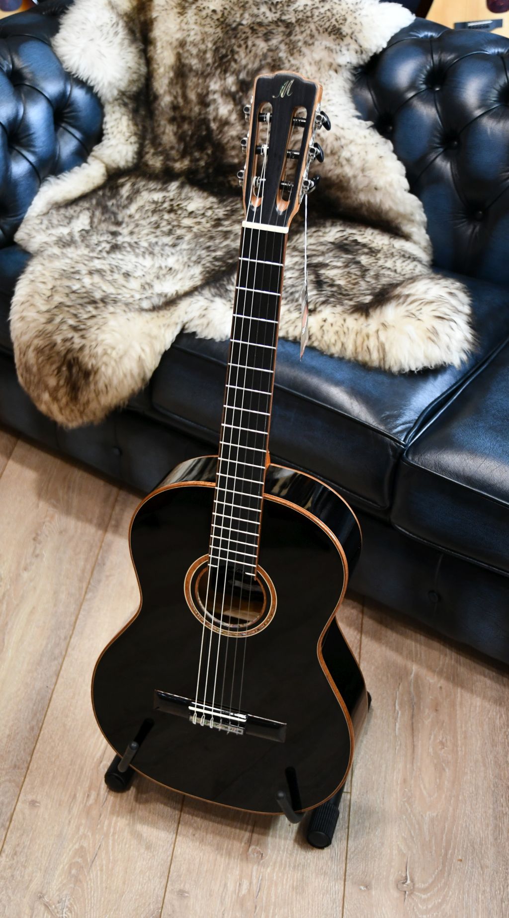 MERIDA DC-15BK DIANA Konzertgitarre, Schwarz Gloss Finish