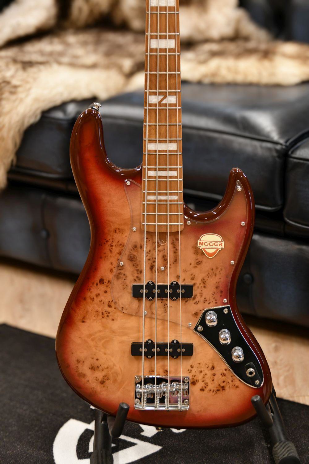 Mooer MBJ420 Electric Bass Guitar - Red Burst