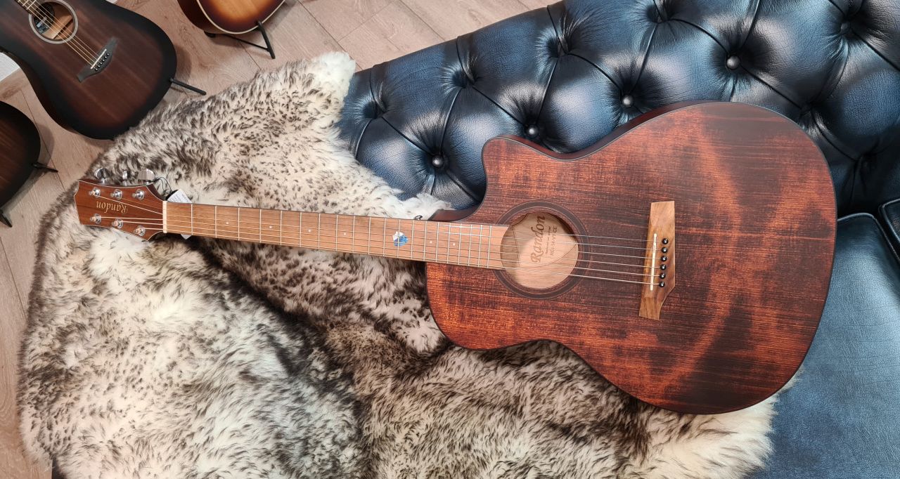 Randon RGI-14VT-CE Westerngitarre