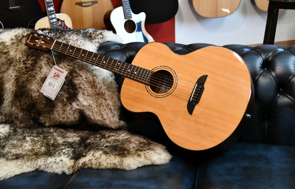 Framus Legacy Series FJ 14 SV VNT Jumbo Westerngitarre, Natur hochglanz