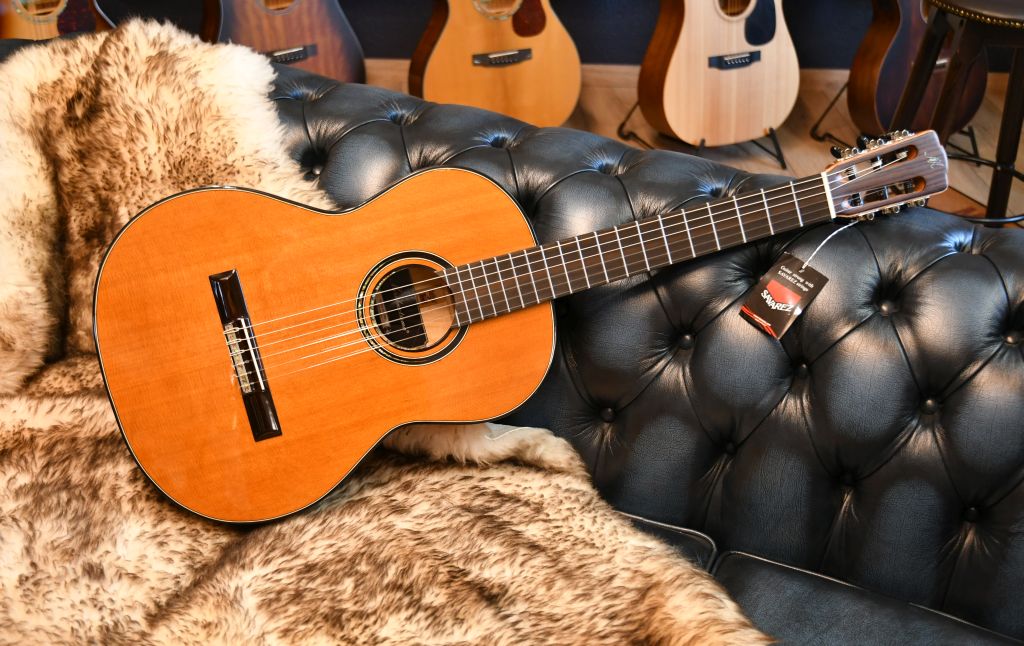 MERIDA DC-15SP DIANA Konzertgitarre, hochglanz finish