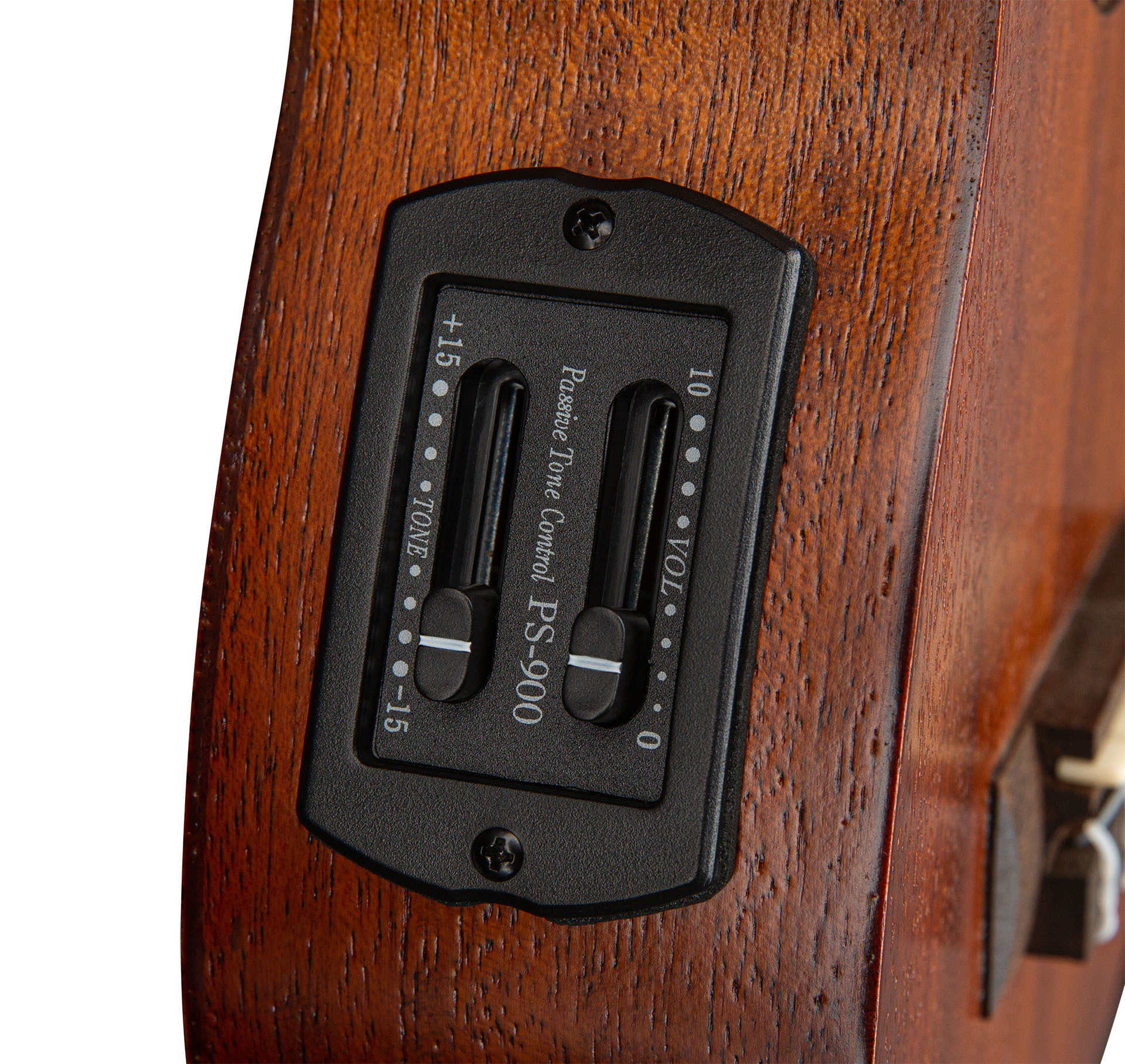 Makala MK-SE - Soprano Ukulele, with EQ & Bag