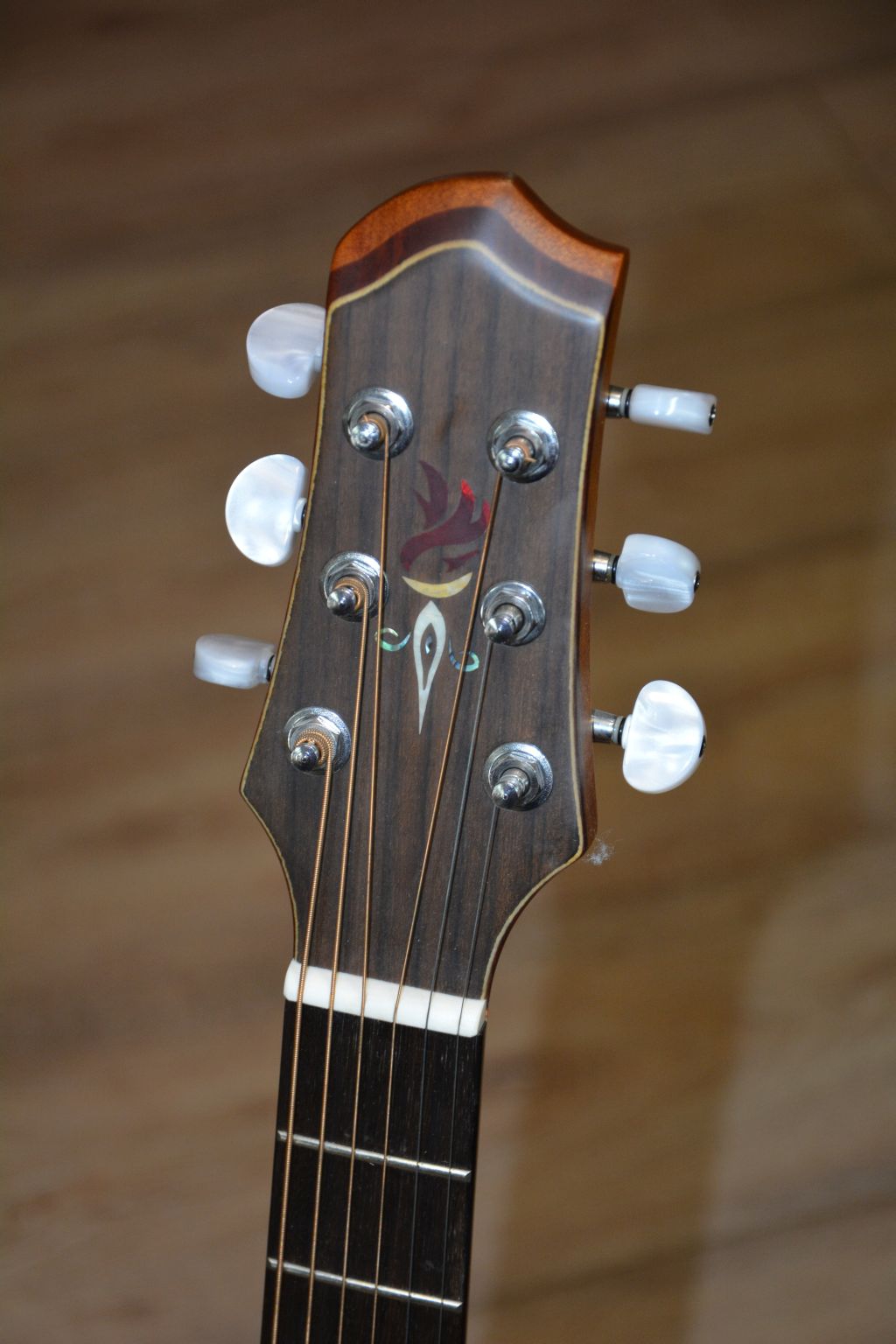 ROMERO R136MJ-CE Mini Jumbo Westerngitarre Cutaway EQ