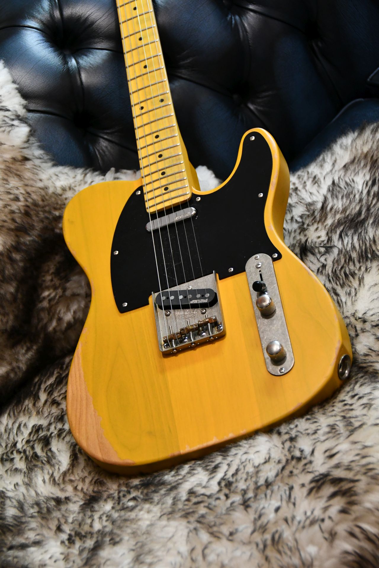 VINTAGE V52MRBS Icon Series E-Gitarre, Distressed Butterscotch