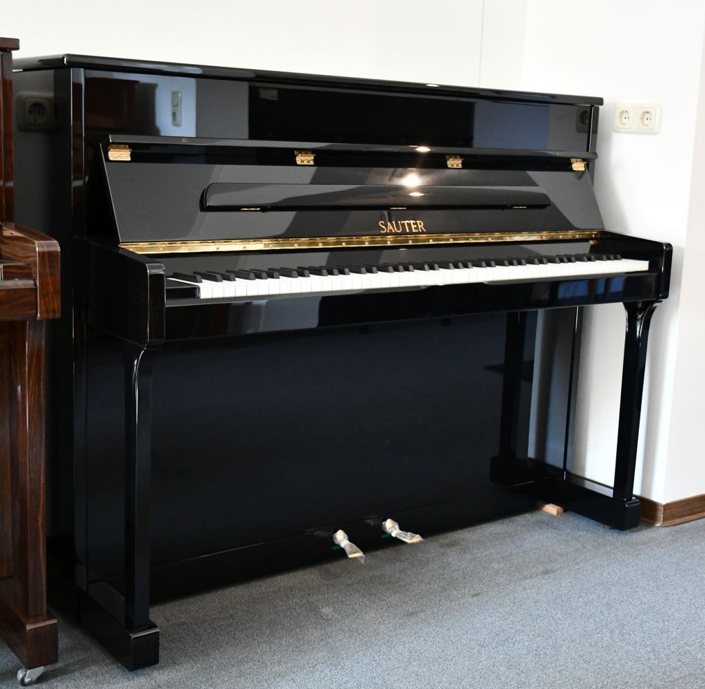SAUTER Carus 112 Klavier schwarz poliert - AM LAGER!
