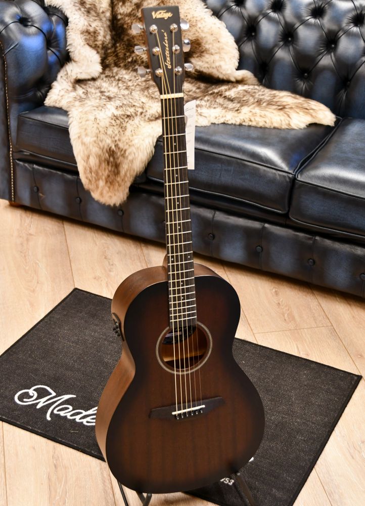 VINTAGE Acoustic VE880WK Parlor Westerngitarre (B-Stock)