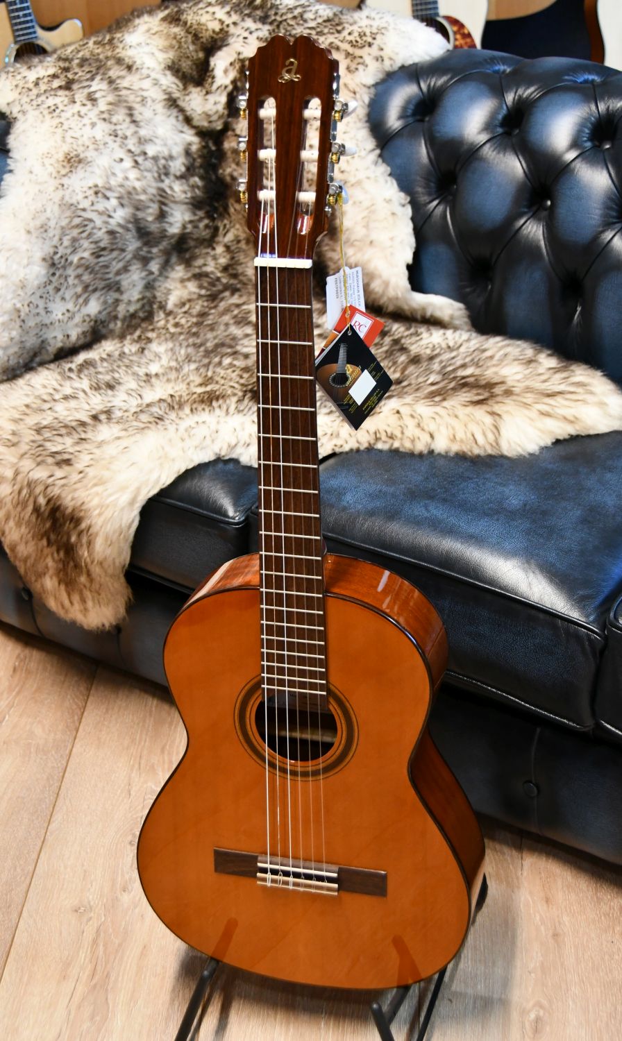 ADMIRA Malaga 7/8 Spanische Konzertgitarre
