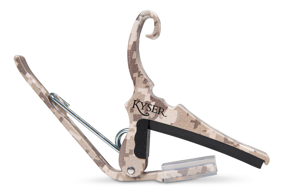 KYSER Quick-Change Capo Akustikgitarre KG6 desert camouflage