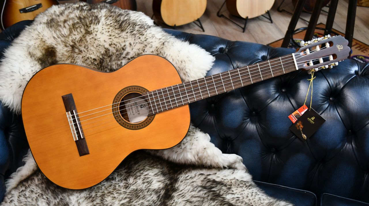 Admira PALOMA S Spanische Konzertgitarre, Satin Finish