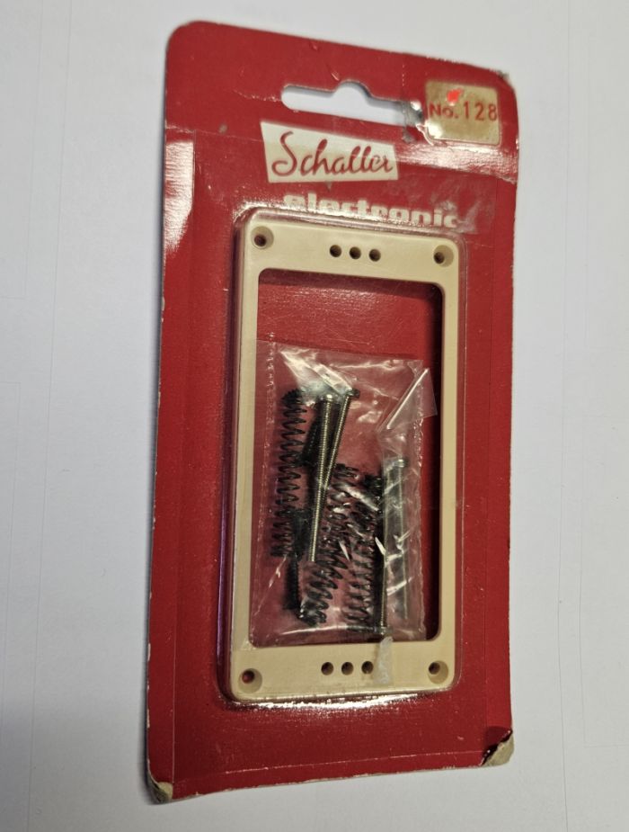 Schaller 128 - Rahmen für Tonabnehmer flach gerade, Kunststoff Creme
